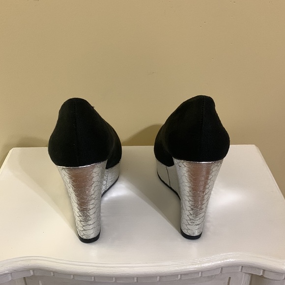 COPY - COPY - 👠Kardashian Kollection Black/Silver Wedges. Faux Suede👠 - Picture 2 of 3